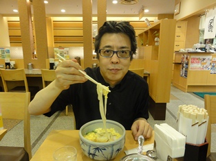 SKE48 公演前にきしめんでパワー充電!! SKE48 公演前にきしめんでパワー充電!!